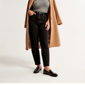 Abercrombie & Fitch Curve Love Ultra High Rise Ankle Straight Jean